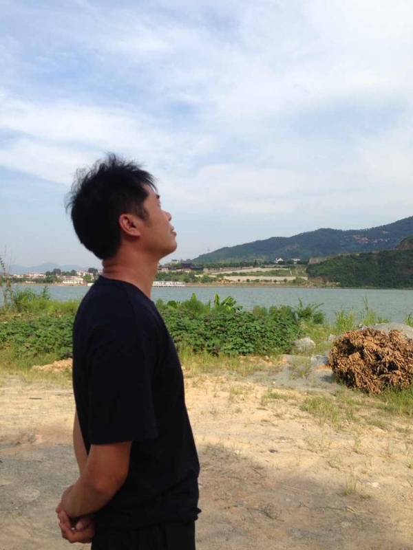 雾里看花的第一张照片--龙岩征婚网