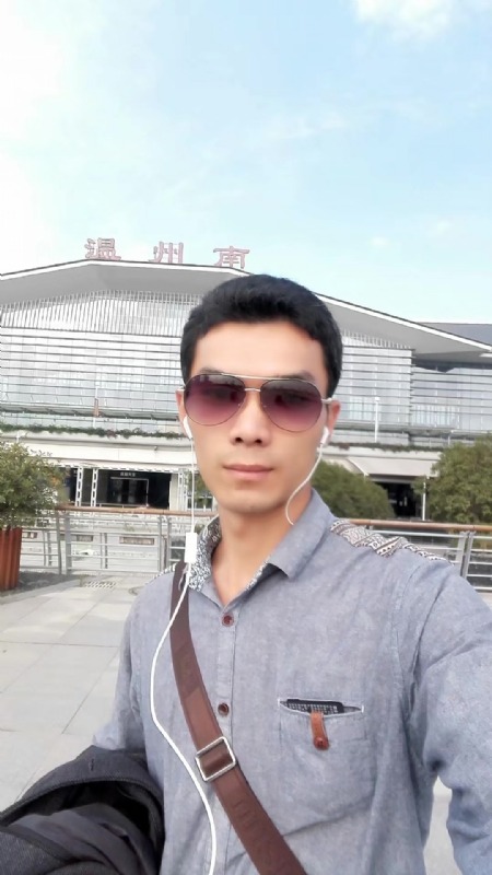 错把真心喂了狗的第三张照片--龙岩征婚网