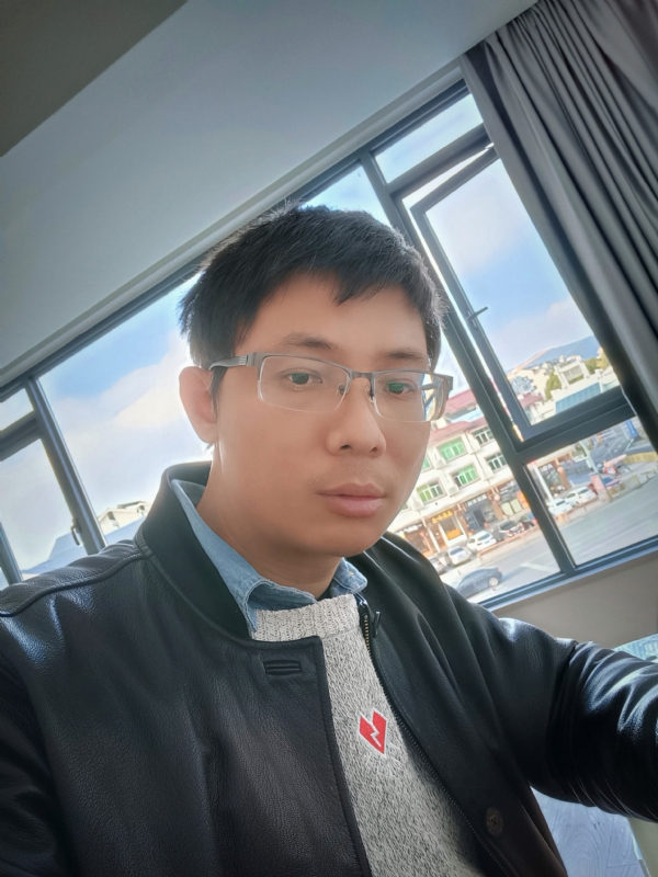 也许只是缺少一个拥抱的第二张照片--龙岩征婚网