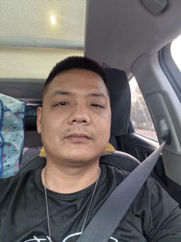 卖电池的大叔的第一张照片--龙岩征婚网